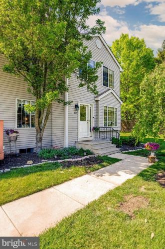 309 Wind Ripple Ct, Harleysville, PA 19438-2392