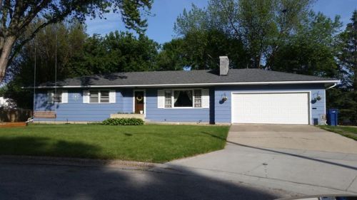 126 Wallace Pl, Waterloo, IA 50702-5146
