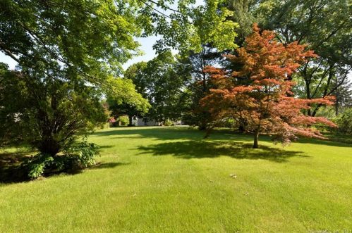 228 Oronoque Rd, Milford, CT 06461-1831