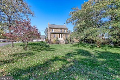 7455 Hillside Dr, Spring Grove PA  17362-8555 exterior