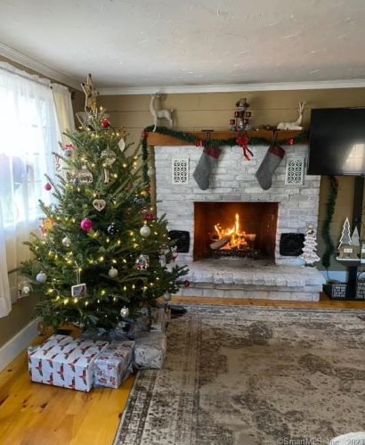 74 Vergason Ave, Norwich CT  06360-2108 exterior