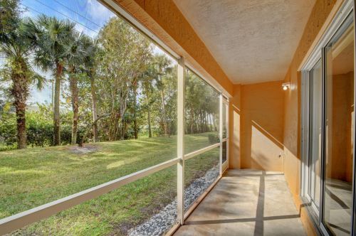 6082 Southard St, West Palm Beach, FL 33411-6404