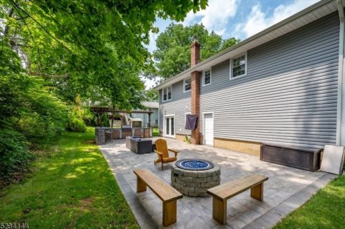 275 Grant St, Berkeley Heights NJ  07922-1142 exterior