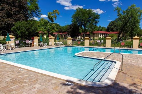 6 Loudon Dr, Fishkill NY  12524-1823 exterior