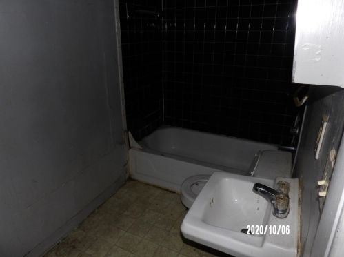 4570 Hamilton Ave, Cincinnati OH  45223-1777 exterior