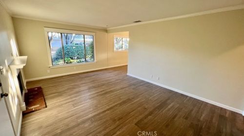 4042 Overland St, Riverside, CA 92503-4039