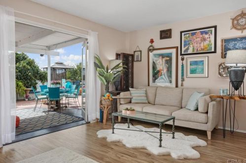 4037 Vista Calaveras St, Oceanside CA  92056-4607 exterior