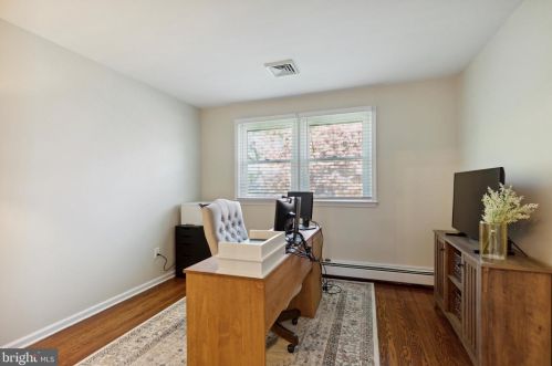 304 Pheasant Dr, Huntingdon Valley PA  19006-3038 exterior