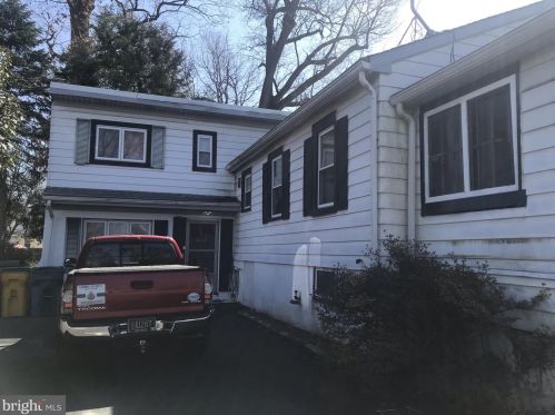 114 Oak Ave, Wilmington, DE 19805-5026