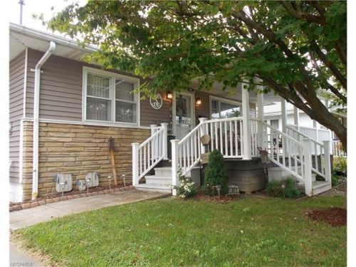 811 Florence St, Belpre, OH 45714-1739