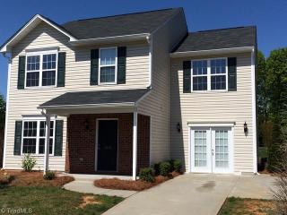 5640 Harrington Village Dr, Winston Salem, NC 27105-9140