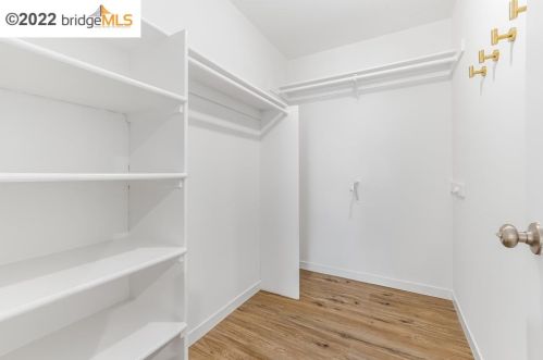 1042 Yarwood Ct, San Jose CA  95128-4727 exterior