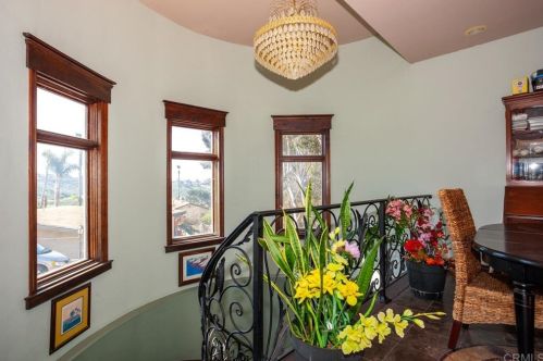 537 Hoover St, Oceanside, CA 92054-4556