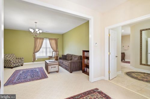 15840 Parnell Ct, Haymarket VA  20169-1667 exterior