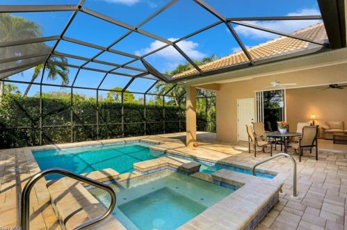 6615 Chestnut Cir, Naples, FL 34109-7811