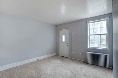 4637 Plummer St, Pittsburgh, PA 15201-2925