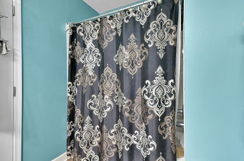 447 Stone Shadow Dr, Blacklick OH  43004-8305 exterior