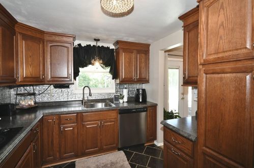 102 Norris Dr, Canonsburg, PA 15317-2245