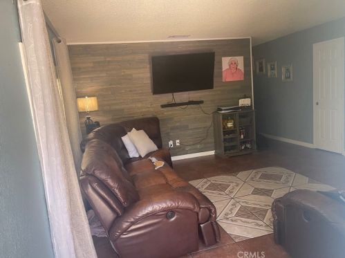 1061 Tepee Ln, Perris CA  92570-1749 exterior