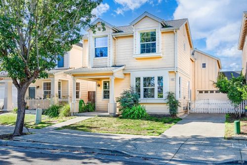 4055 Louis Krohn Dr, Santa Rosa, CA 95407-2514