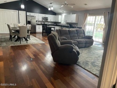 9 Wellena Ct, Beaufort, SC 29906-8889