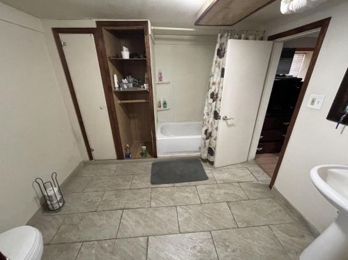 1806 Laporte Ave, Whiting, IN 46394-1612