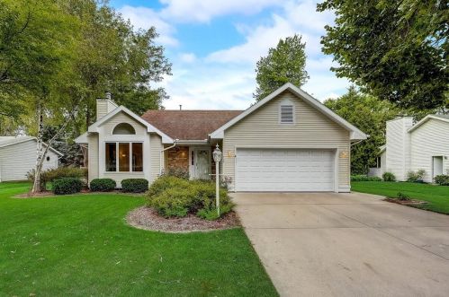 708 Cobblestone Way, Watertown, WI 53094-6068