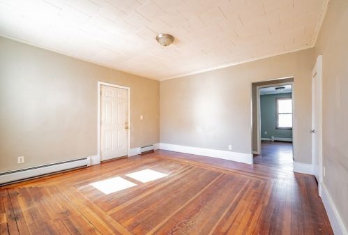 76 South St, Ware, MA 01082-1618