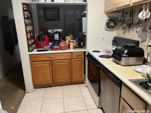 232 Pulaski Rd, Huntington Station NY  11746-1534 exterior