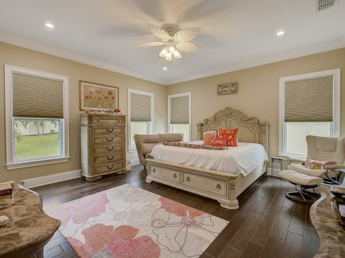 11171 53rd Ave, Saint Petersburg FL  33708-2936 exterior