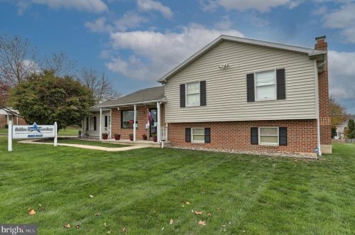 397 Kunkel Ave, Hummelstown, PA 17036-9337