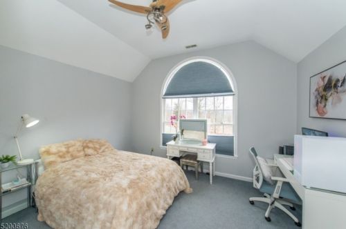 8 Jenny Ln, Wantage NJ  07461-4550 exterior