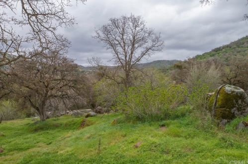 46468 Chuckwagon Rd, Orange Cove CA  93675-9612 exterior