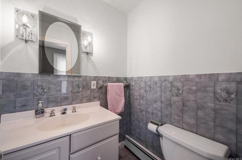 67 Main St, Washingtonville NY  10992-1212 exterior