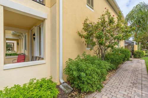 8248 Josefa Way, Naples FL  34114-2666 exterior