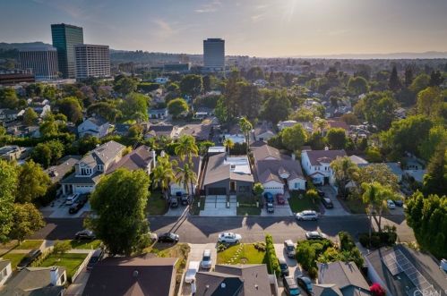 4709 Norwich Ave, Van Nuys CA  91403-2017 exterior