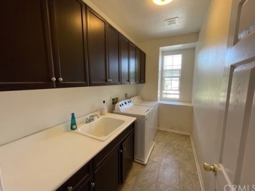 6831 Piedmont St, Chino CA  91710-1315 exterior