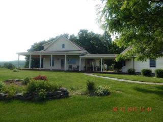 103 Kenyon Rd, Medusa, NY 12120-1404
