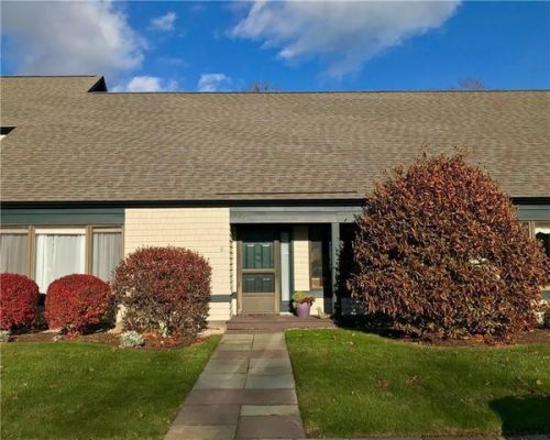 6 Martingale Ln, South Kingstown, RI 02882-4223