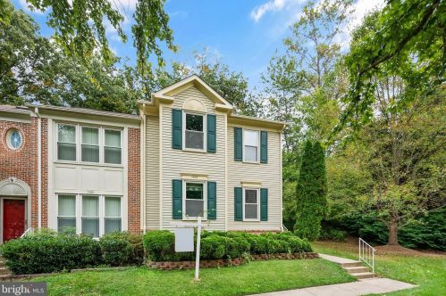 7223 Olde Lantern Way, Springfield VA  22152-3568 exterior