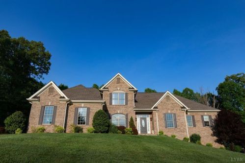 211 Waterton Dr, Lynchburg, VA 24503-2166