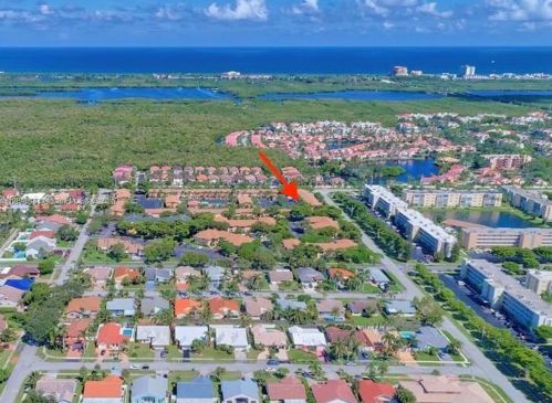 450 7th St, Dania Beach FL  33004-4410 exterior