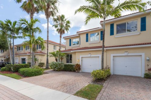 2785 Evergreen Cir, Boynton Beach, FL 33426-8657