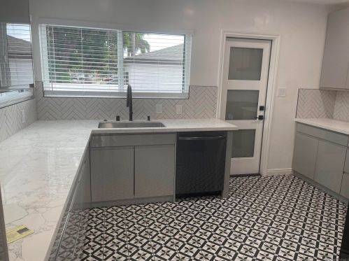 1038 65th St, Long Beach, CA 90805-2403