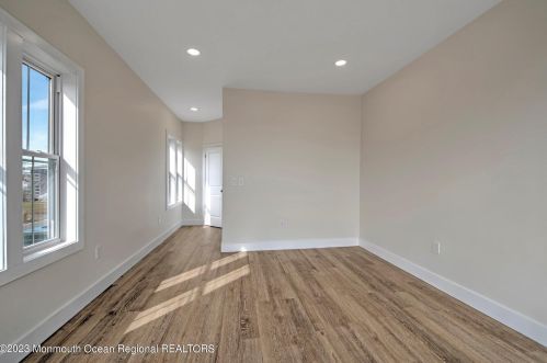 1217 Niihau Dr, Lacey NJ  08731-4702 exterior