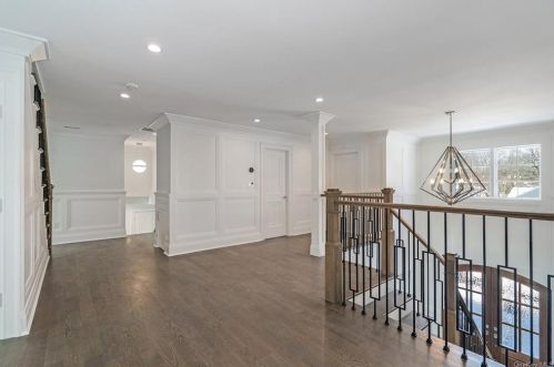 19 Rugby Rd, New Rochelle NY  10804-3924 exterior