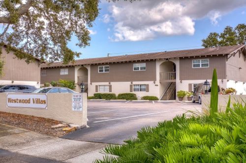 6058 1st Ave, Saint Petersburg, FL 33707-1637