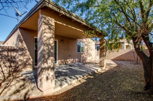 7046 Red Maids Dr, Tucson, AZ 85756-5123