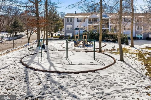 64 Holly Ct, Trenton NJ 08619-4636 exterior