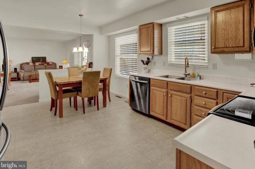 6550 Baywood Dr, Harrisburg PA 17111-6894 exterior